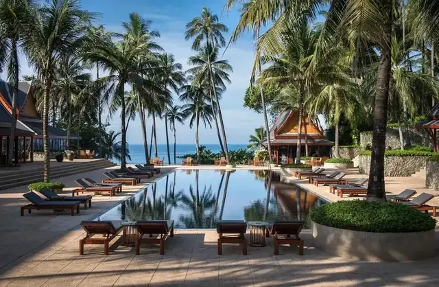 Tropical resort hospitality environment